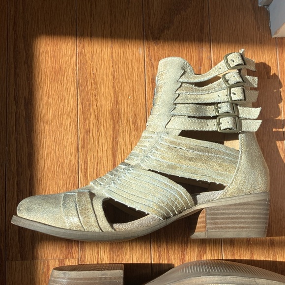 DIBATRUE leather, light tan color NEW never worn (no box) womens size 7 - Picture 2 of 4